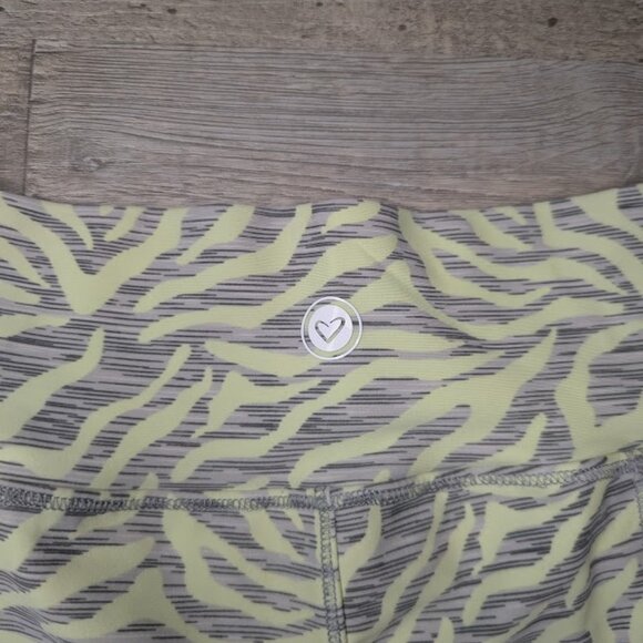 Sugar Strut * Vivid Shorts * Youth Large - Picture 4 of 6